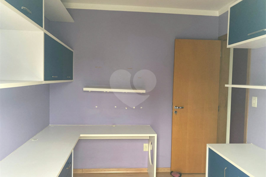 Sobrado à venda com 3 quartos, sendo 1 suíte, em Vila Constança, São Paulo, SP