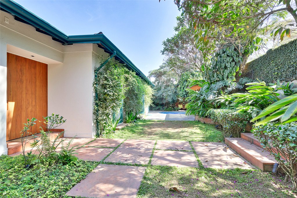 Casa Térrea à venda com 3 quartos, sendo 1 suíte, em Alto da Boa Vista, São Paulo, SP