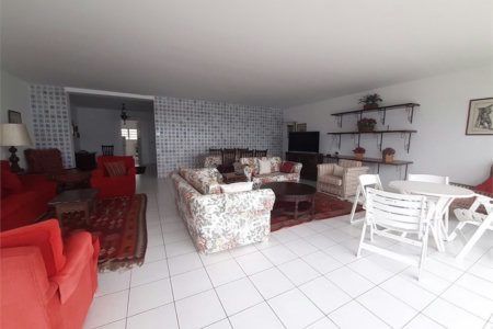 Apartamento Residencial à venda, Pitangueiras, Guarujá - AP0163.