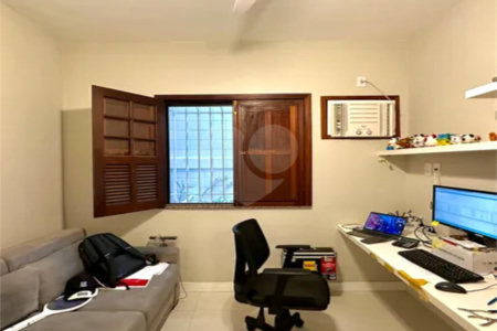 Casa de Vila à venda com 4 quartos, sendo 2 suítes,  em Botafogo, Rio de Janeiro, RJ
