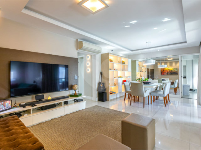 Apartamento à venda com 3 quartos, sendo 1 suíte,  em Chácara Santo Antônio, São Paulo, SP