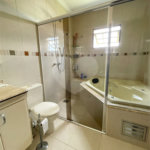 Casa à venda com 3 quartos, sendo 2 suítes,  em Jardim do Lago, Bragança Paulista, SP