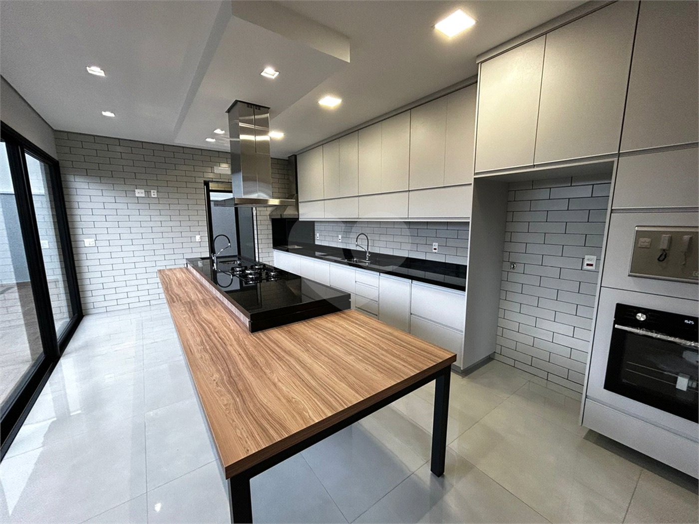 Casa para venda no condomínio de alto padrão Damha III,