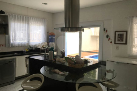 Casa à venda com 3 suítes no condomínio Aruã, Mogi das Cruzes - SP