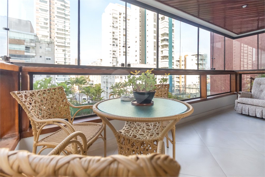 Apartamento à venda com 3 suítes em Chácara Flora, São Paulo, SP