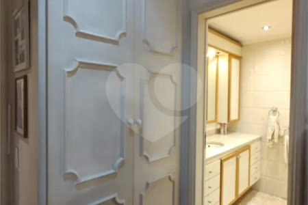 Apartamento à venda com 4 quartos, sendo 1 suíte, em Brooklin Paulista, São Paulo, SP