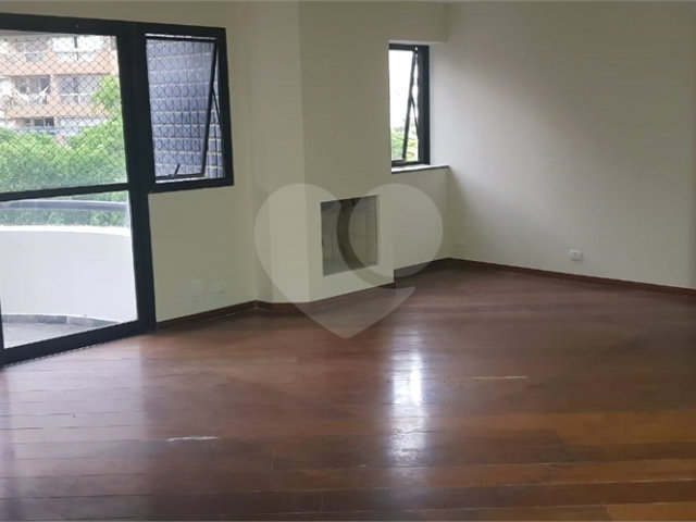 Apartamento à venda com 3 quartos, sendo 2 suítes,  em Morumbi, São Paulo, SP