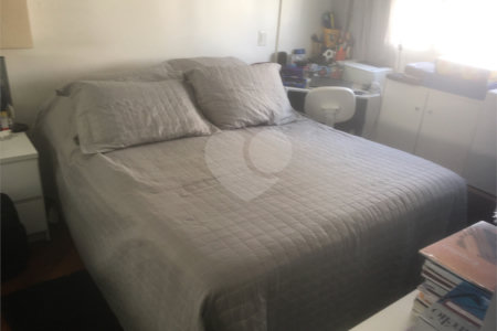Apartamento à venda com 4 quartos, sendo 3 suítes, em Moema, São Paulo, SP