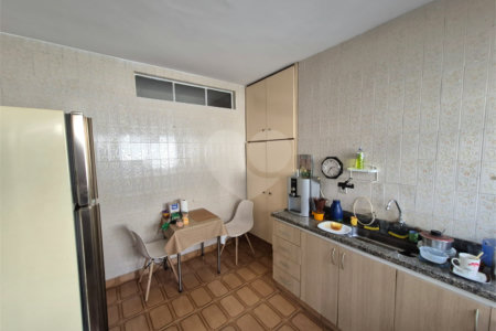 Casa à venda com 3 quartos, sendo 1 suíte, em Vila Salles, Atibaia, SP