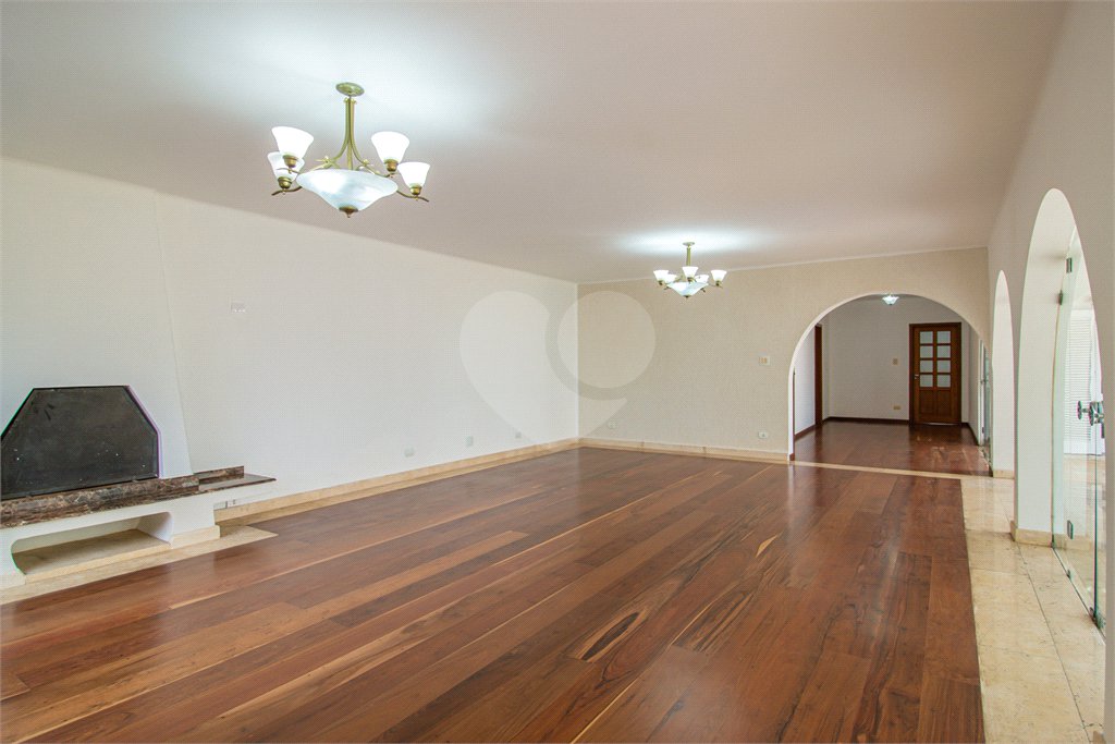 Casa Térrea à venda com 5 quartos, sendo 2 suítes, em Jardim Marajoara, São Paulo, SP