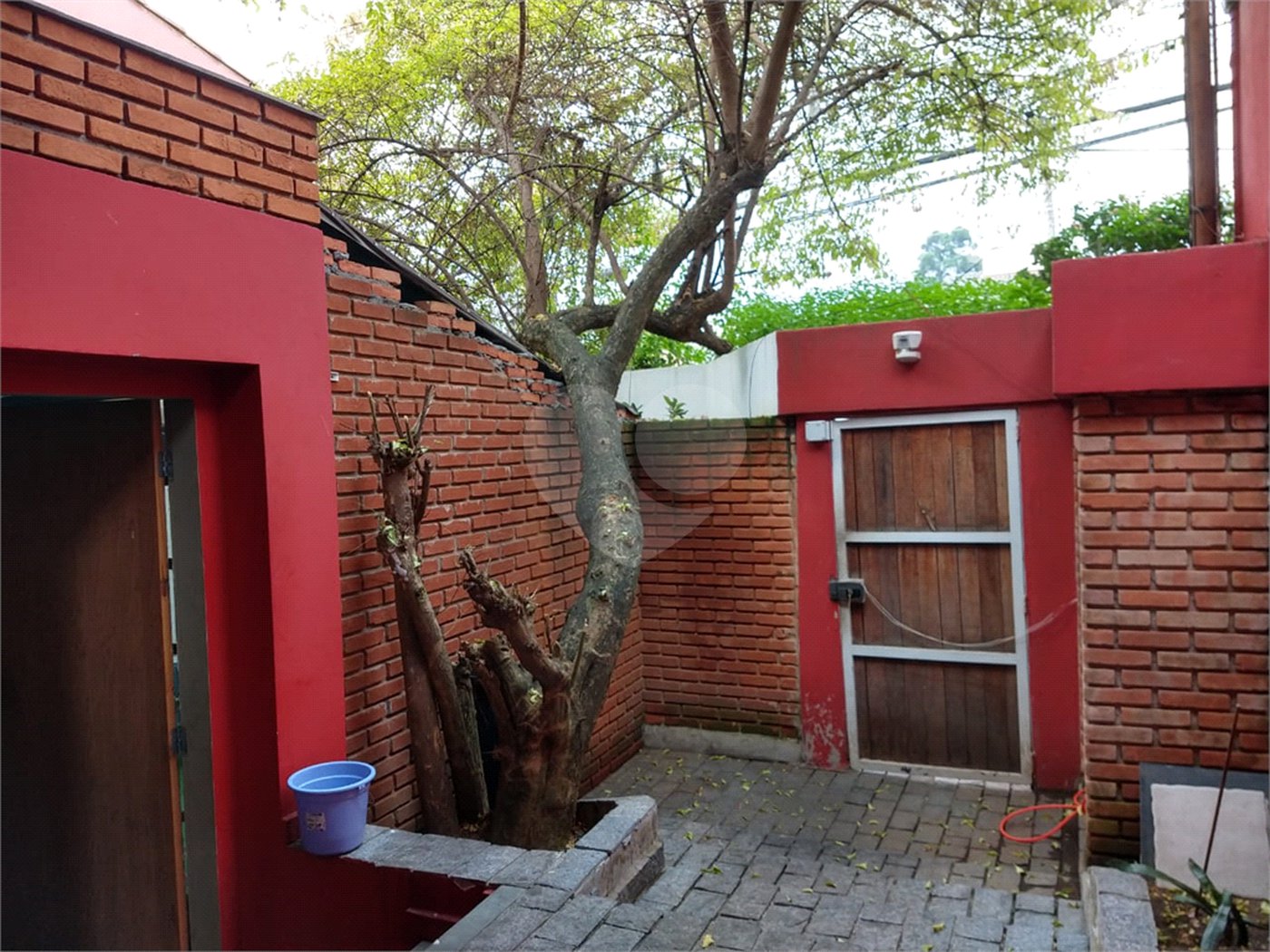 Sobrado à venda com 5 quartos, sendo 3 suítes,  em Jardim França, São Paulo, SP