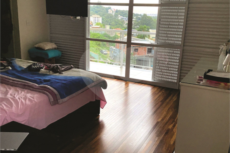 Casa à venda com 3 suítes no condomínio Parque Itaguaçu Cantareira, São Paulo - SP