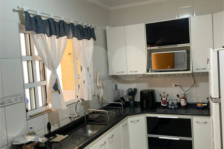 Casa à venda com 3 quartos, sendo 1 suíte, no condomínio Jardim Europa, Mogi das Cruzes - SP