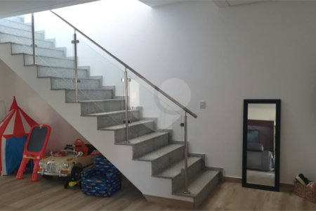 Casa à venda com 4 suítes no condomínio Vila Inglesa, Atibaia - SP