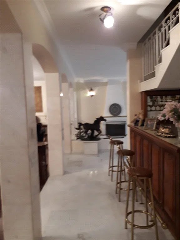 Casa à venda ou para alugar com 5 suítes em Jardim Leonor, São Paulo, SP