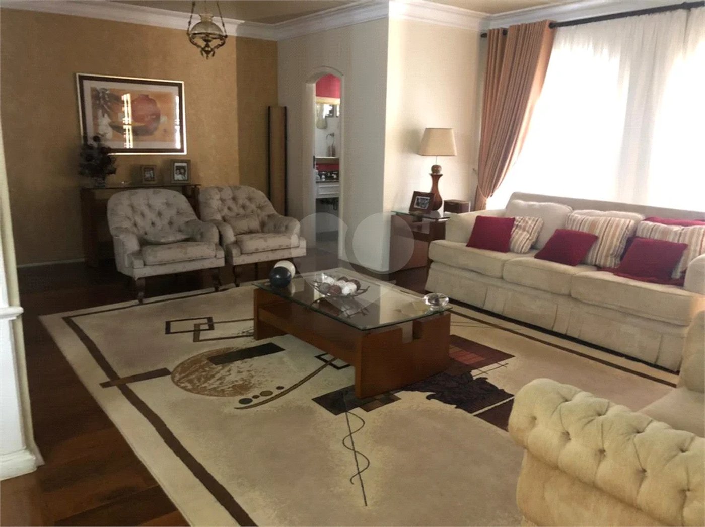 Sobrado com 363m² à venda no Alto da Moóca - 3 suítes e 6 vagas.