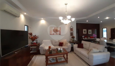 Casa à venda com 4 quartos, sendo 2 suítes, em Jardim Floresta, São Paulo, SP