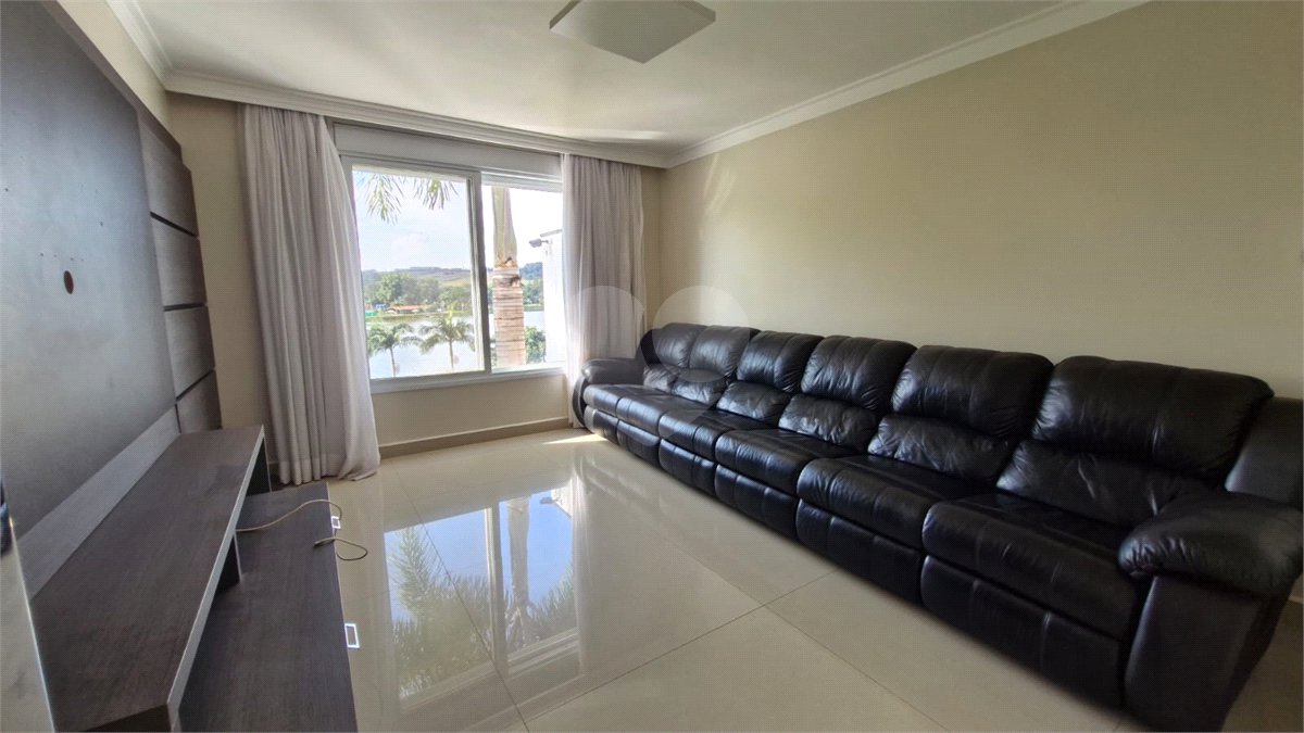 Casa à venda ou para alugar com 5 quartos, sendo 4 suítes, no condomínio Shamballa II, Atibaia - SP