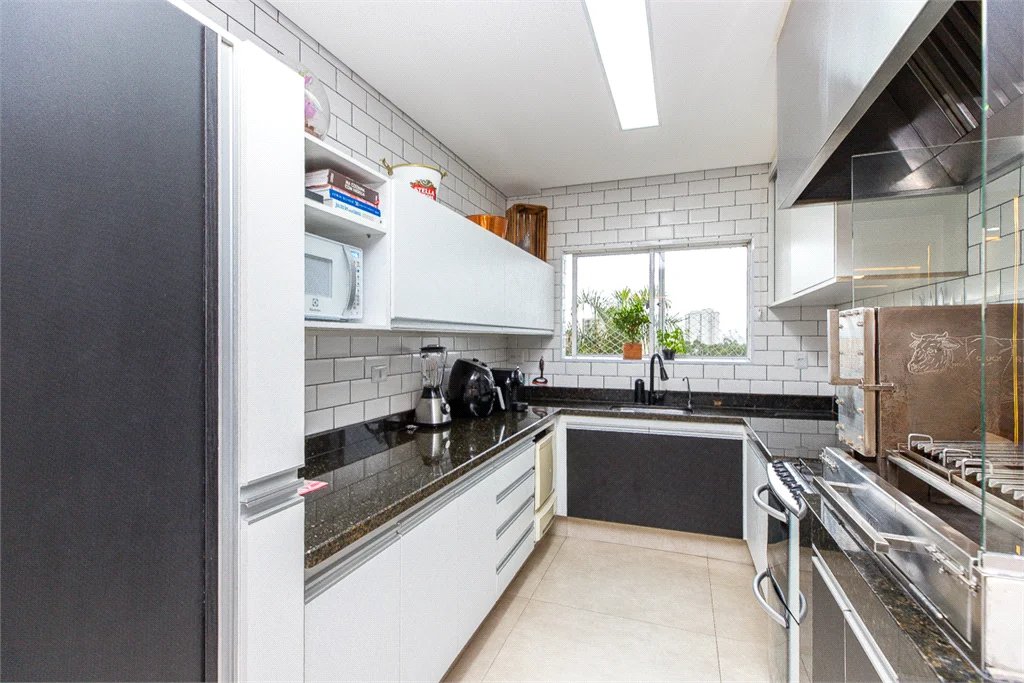 Apartamento à venda com 4 quartos, sendo 1 suíte, em Jardim Monte Kemel, São Paulo, SP