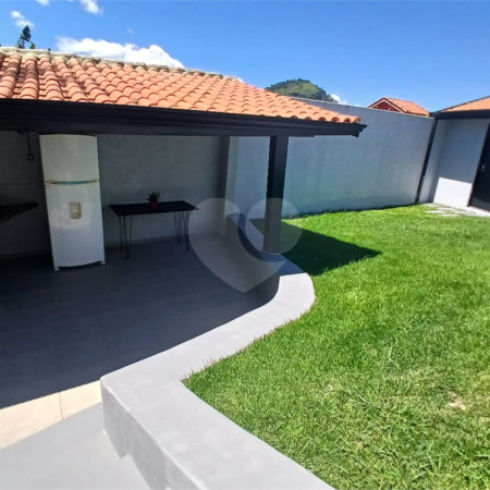 Casa à venda com 3 quartos, sendo 1 suíte,  em Recreio Maristela, Atibaia, SP
