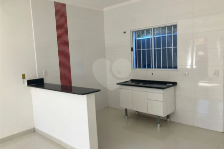 Casa à venda com 2 suítes no condomínio Villagio, Mogi das Cruzes - SP
