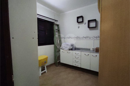 Casa à venda com 3 quartos, sendo 1 suíte, no Centro, Poá, SP