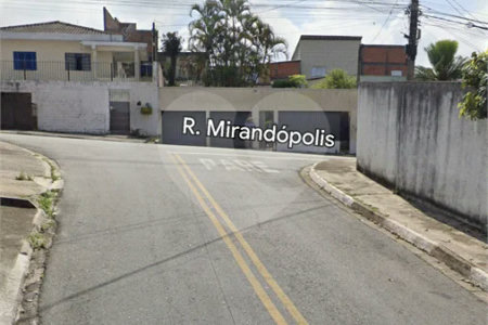 Sobrado à venda com 3 quartos em Jardim Estela Mari, Cotia, SP