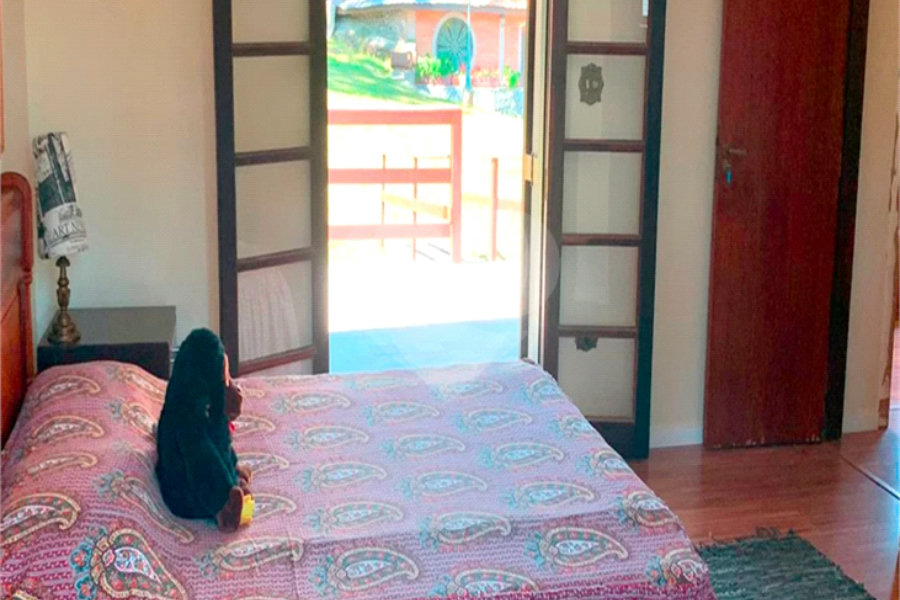 Casa à venda com 4 suítes em Roseira, Mairiporã, SP