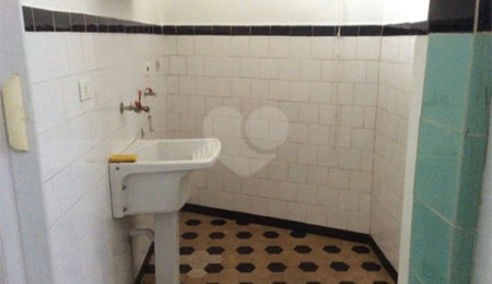 Casa à venda com 4 quartos, sendo 1 suíte, no condomínio Conselheiro Moreira de Barros, São Paulo - SP