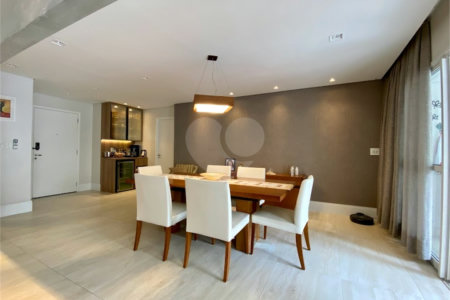 Apartamento à venda com 3 suítes em Vila Suzana, São Paulo, SP