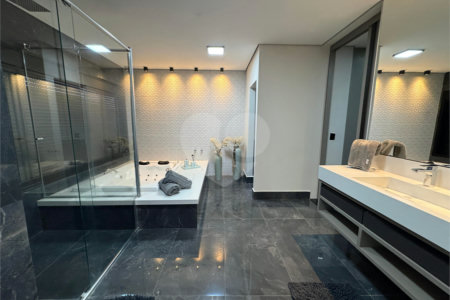Casa à venda ou para alugar com 4 suítes no condomínio Campo de Toscana, Vinhedo - SP