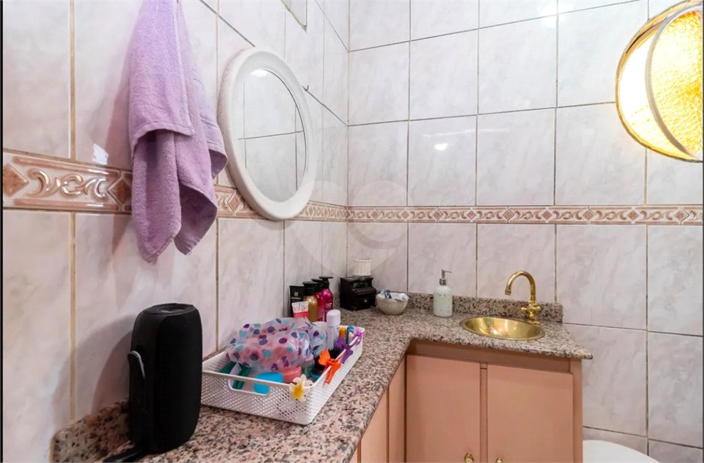 Sobrado à venda com 2 quartos, sendo 1 suíte, em Chora Menino, São Paulo, SP