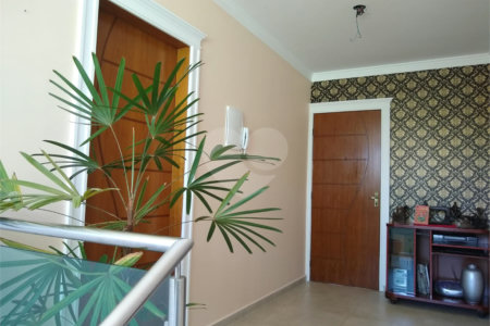 Sobrado à venda com 4 quartos, sendo 3 suítes,  em Jardim Estância Brasil, Atibaia, SP