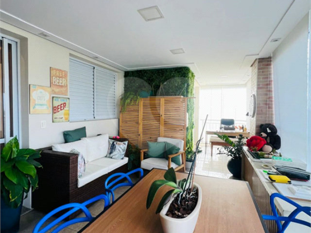 Apartamento à venda com 3 quartos, sendo 1 suíte,  em Alto da Boa Vista, São Paulo, SP