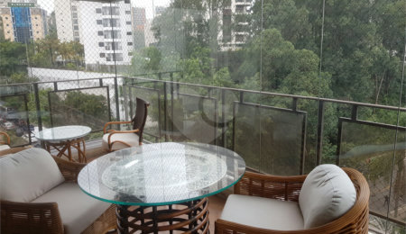 Apartamento à venda com 4 quartos, sendo 1 suíte,  em Morumbi, São Paulo, SP