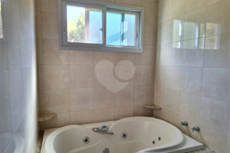 Chácara à venda com 3 quartos, sendo 1 suíte, em Chácara de Recreio Jardim Alvorada, Botucatu, SP