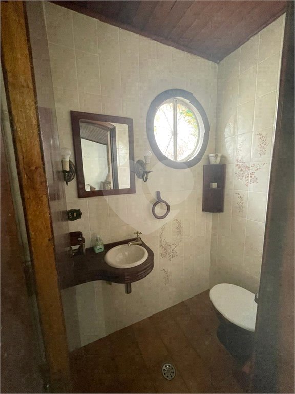 Sobrado à venda com 6 quartos, sendo 3 suítes,  em Dos Casa, São Bernardo do Campo, SP