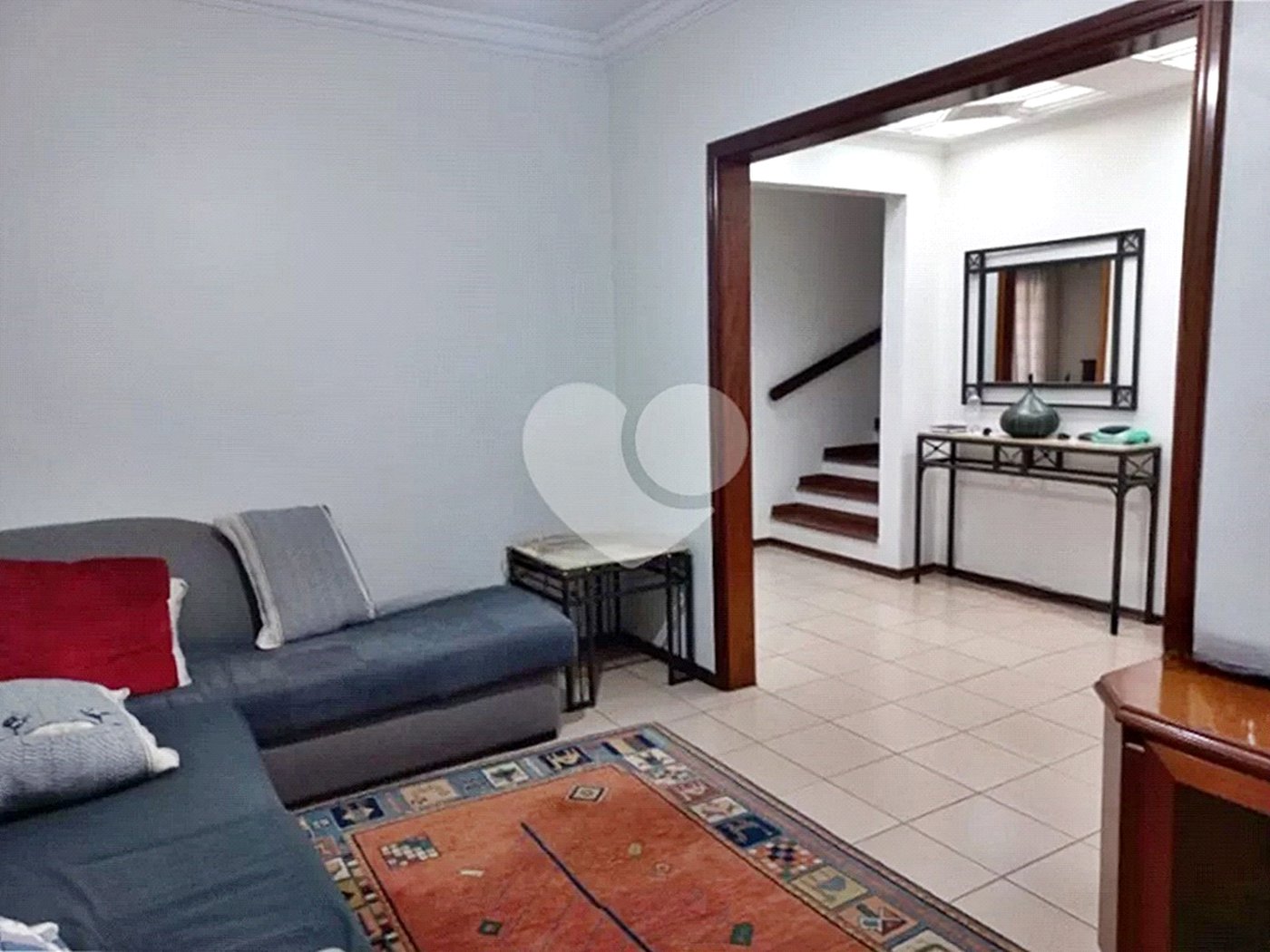 Sobrado à venda com 4 quartos, sendo 2 suítes,  em Água Fria, São Paulo, SP