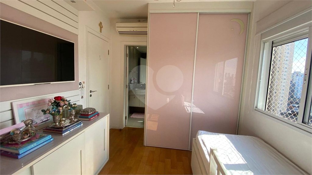 Apartamento à venda com 3 suítes em Vila Romana, São Paulo, SP