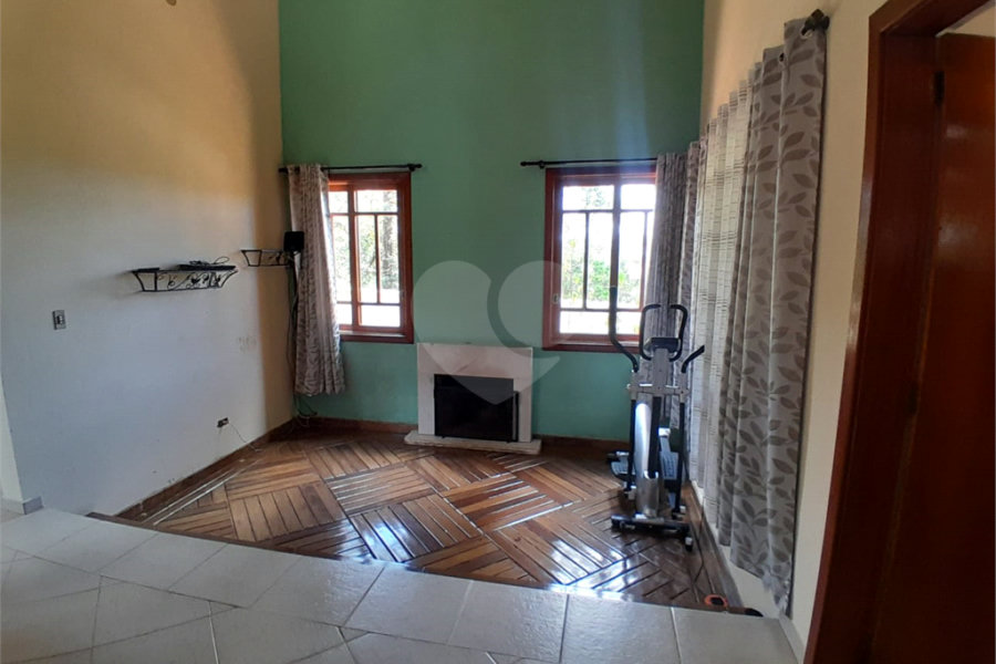 Casa à venda com 3 quartos, sendo 2 suítes,  no condomínio Alpes da Cantareira, Mairiporã - SP