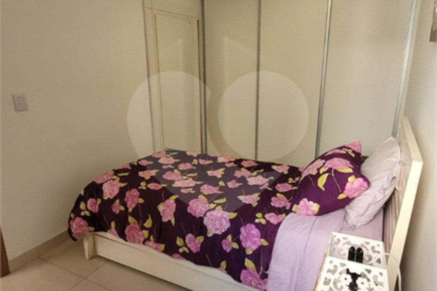 Casa à venda com 2 suítes no condomínio Residencial Sophia, São Paulo - SP