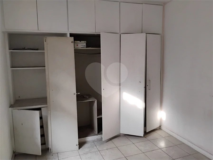 Sobrado na Vila Santa Catarina — 121 m² | Esquina Estratégica