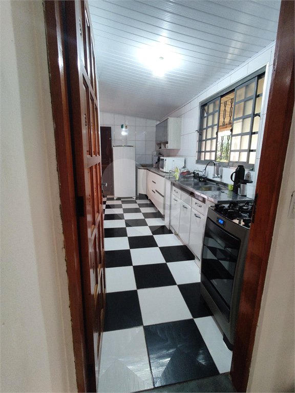 Chácara à venda com 4 quartos, sendo 1 suíte, em Vila Santa Helena, Atibaia, SP