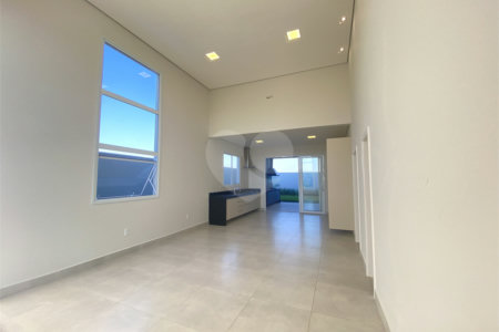 Casa à venda com 3 quartos, sendo 1 suíte, no condomínio Reserva Central Parque, Salto - SP