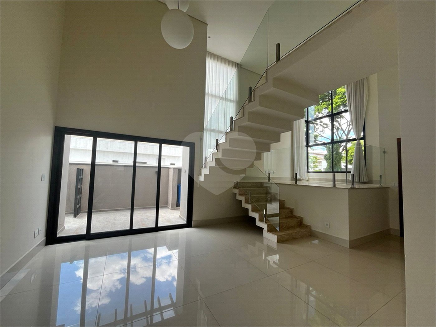 Casa à venda ou para alugar com 4 quartos, sendo 3 suítes, no condomínio Jardim Reserva Bom Viver de Indaiatuba, Indaiatuba - SP