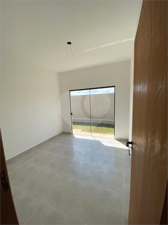 Casa à venda com 3 quartos, sendo 1 suíte, no condomínio Residencial Santa Martha, Bom Jesus dos Perdões - SP