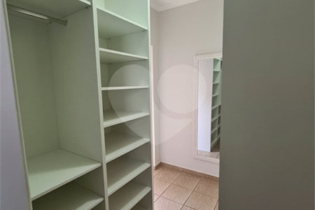 Casa à venda com 3 quartos, sendo 2 suítes, no condomínio Terras de São Francisco, Vinhedo - SP