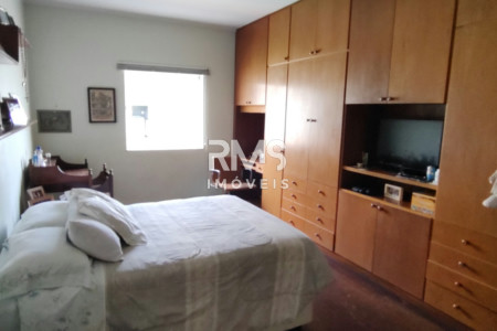 Casa à venda com 4 quartos, sendo 2 suítes,  no Centro, Itu, SP