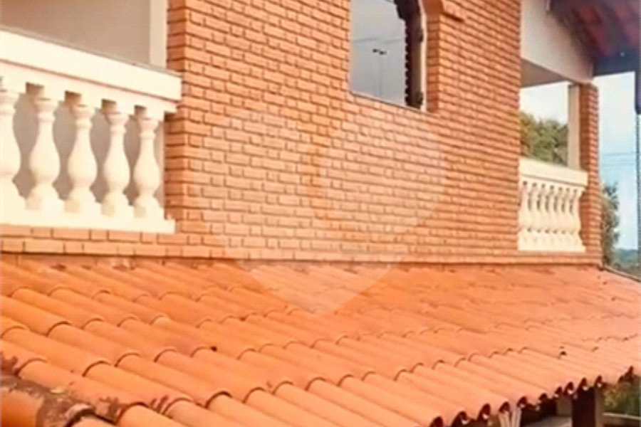 Sobrado à venda com 3 suítes em Barreiro, Mairiporã, SP