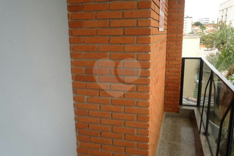 Sobrado à venda com 3 quartos, sendo 1 suíte,  em Vila Paulicéia, São Paulo, SP